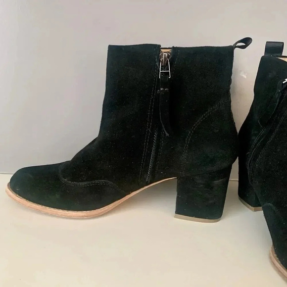 Bill Blass Floral Beaded Floral Embellished Black Suede Heeled Ankle Boots-9 - Picture 5 of 8